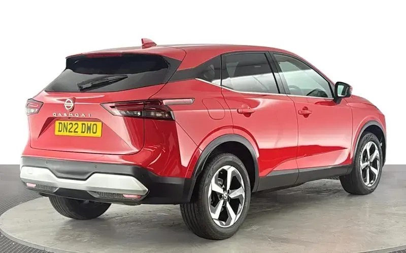 Used Nissan Qashqai N-Connecta 158 HP (116 kW) 2022 Red SUV