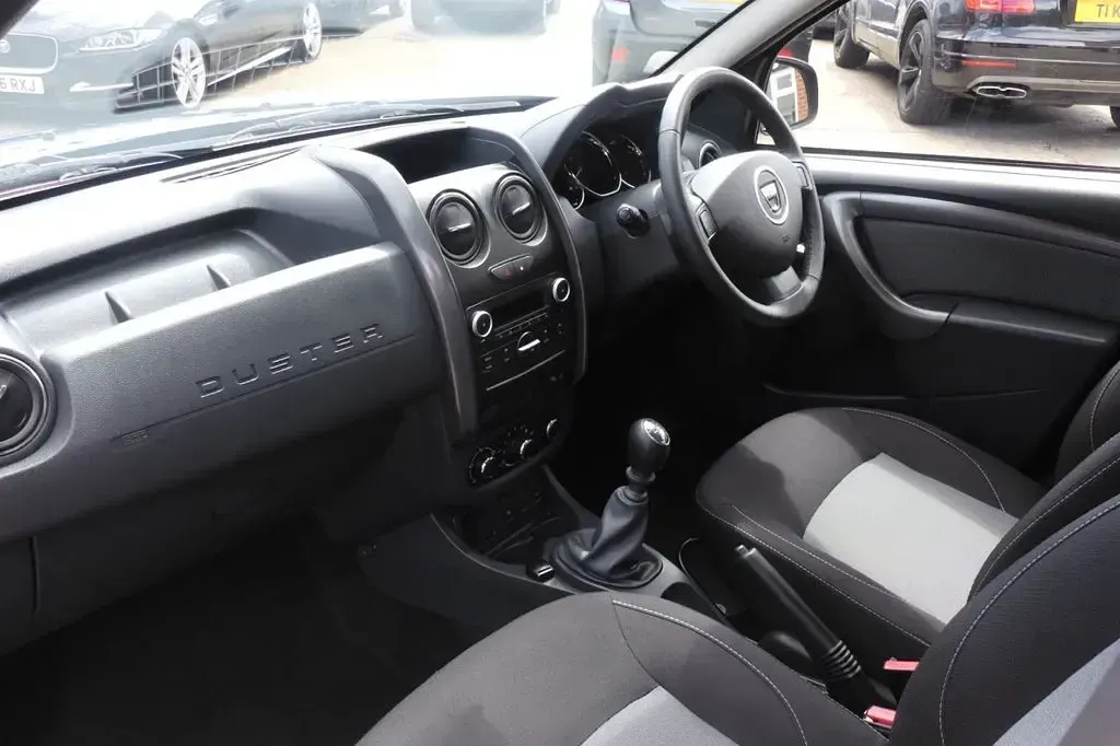 Used Dacia Duster Lauréate 110 HP (80 kW) 2017 Blue SUV