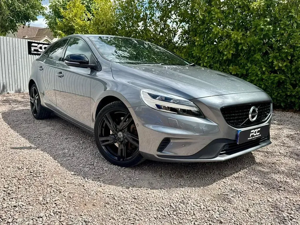 Used Volvo V40 R-Design Pro 190 HP (139 kW) 2016 Grey Hatchback