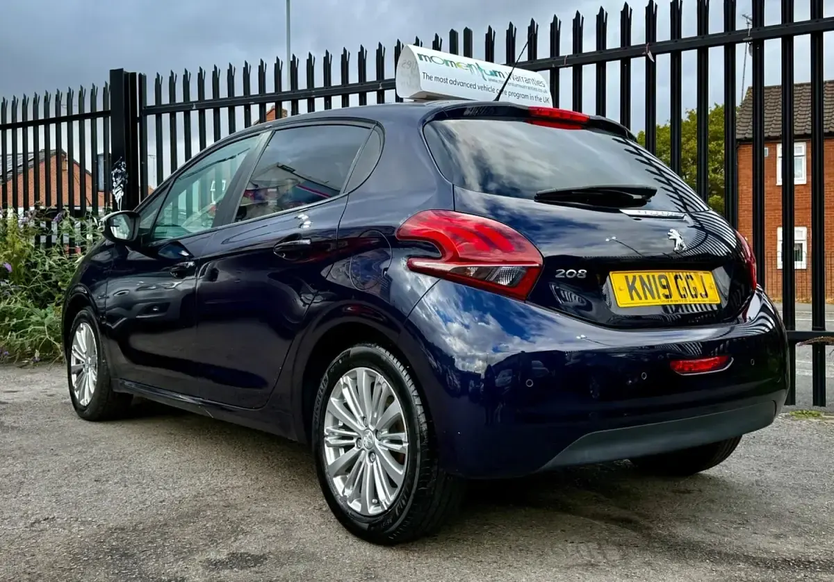 Used Peugeot 208 Signature Sky 2019 Blue Hatchback