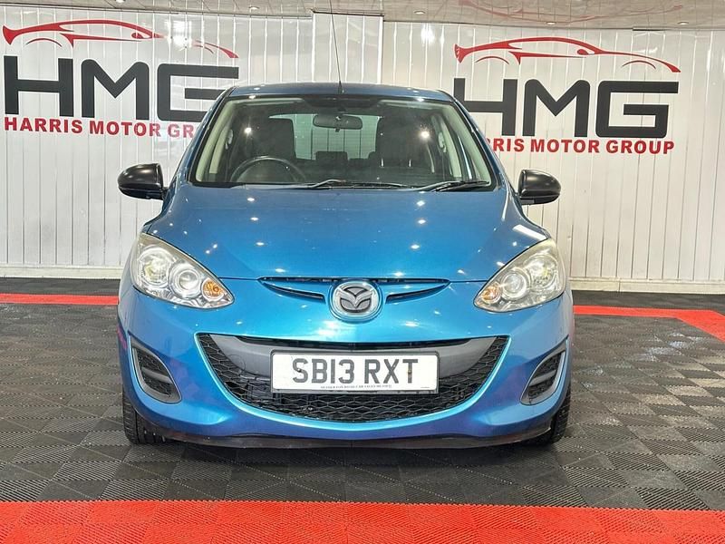 Begagnad Mazda 2 2013 Blå Halvkombi