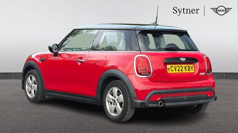 Usado Mini Cooper Classic 134 HP (98 kW) 2022 Vermelho Citadino