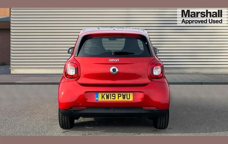 Used Smart ForFour Premium 90 HP (66 kW) 2019 Red Hatchback