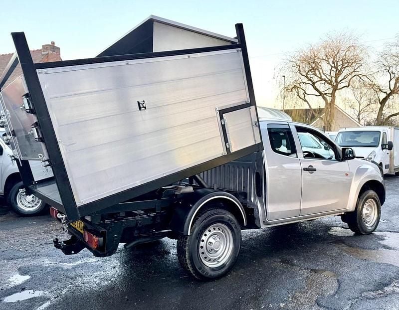 Silver Used 2019 Isuzu D-Max | £16,490 (Fair price) - Image 1/4