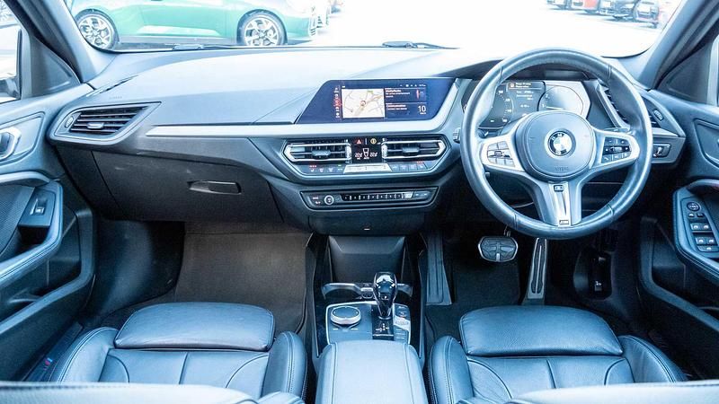 Used BMW 118 M Sport 138 HP (101 kW) 2020 White Hatchback