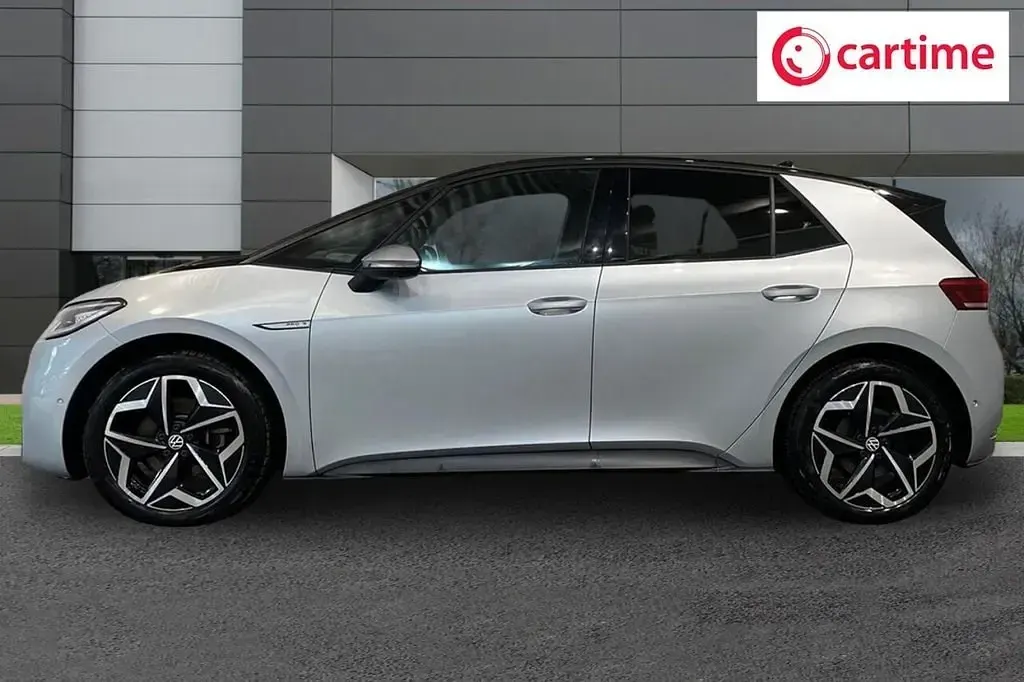 Usado VW ID.3 Pro 150 kW (204 HP) 2023 Prateado Citadino