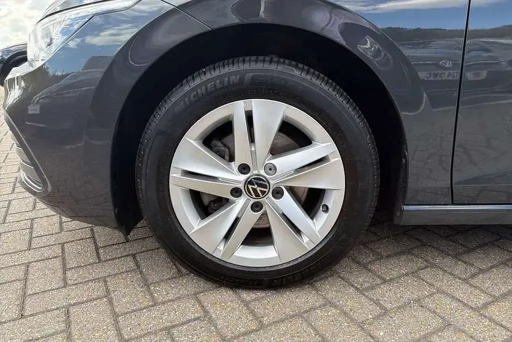 Used VW Golf VII Life 150 HP (110 kW) 2020 Hatchback
