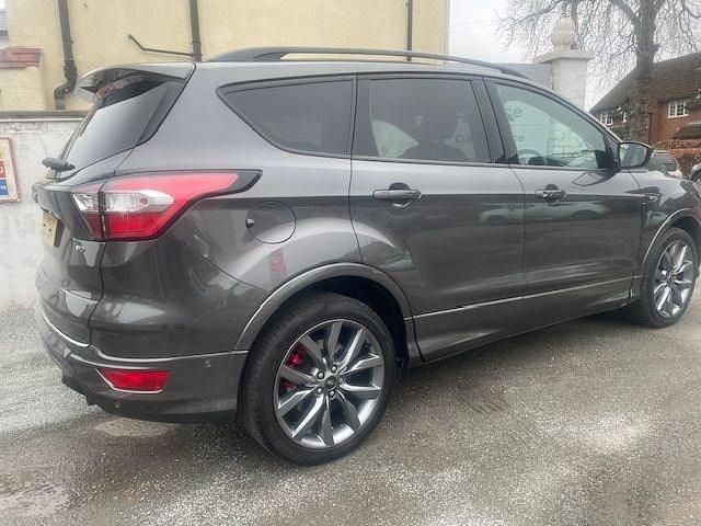Käytetty Ford Kuga ST-Line 180 HP (132 kW) 2019 Harmaa Katumaasturi