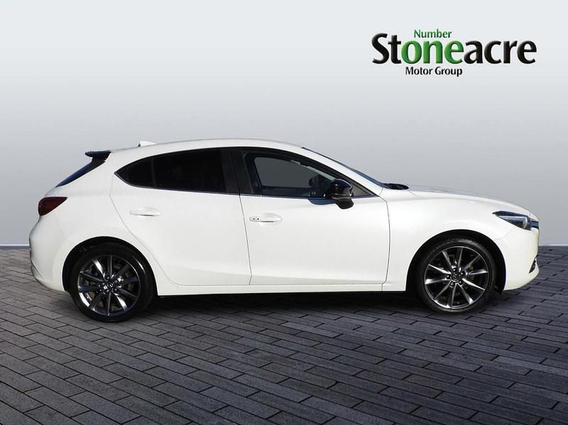 Used Mazda 3 Inclusive 121 HP (88 kW) 2019 White Hatchback