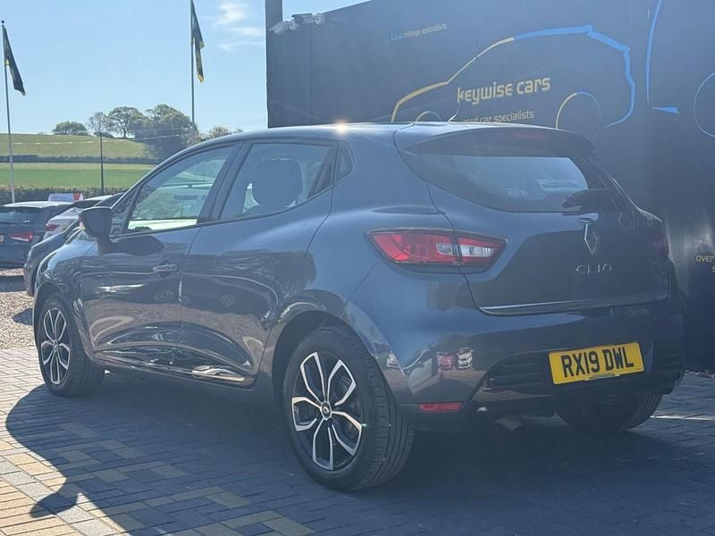 Used Renault Clio V Play 2026 Grey