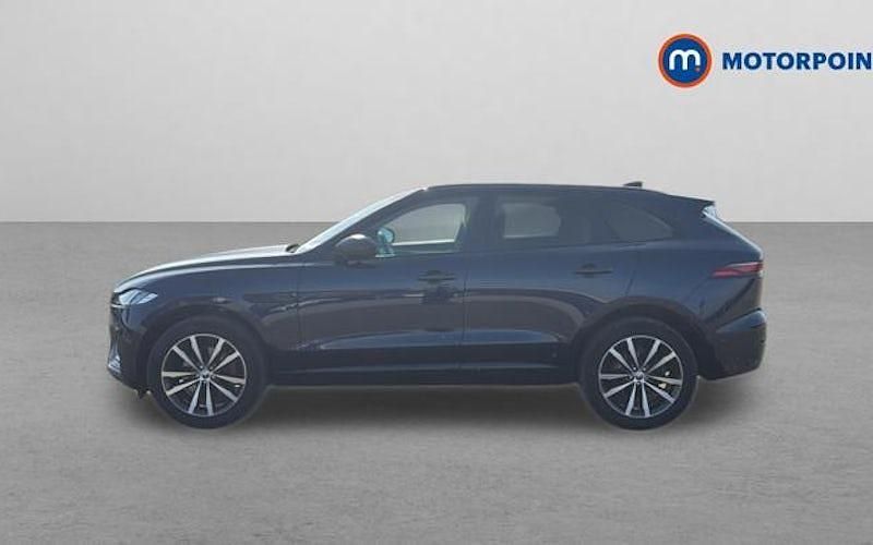 Begagnad Jaguar F-Pace R-Dynamic 204 HK (150 kW) 2023 Blå SUV