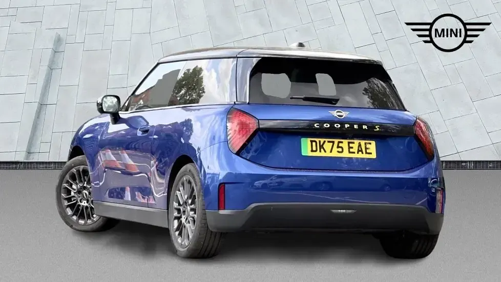 Used Mini Cooper SE Hatch 158 kW (215 HP) 2025 Blue Hatchback