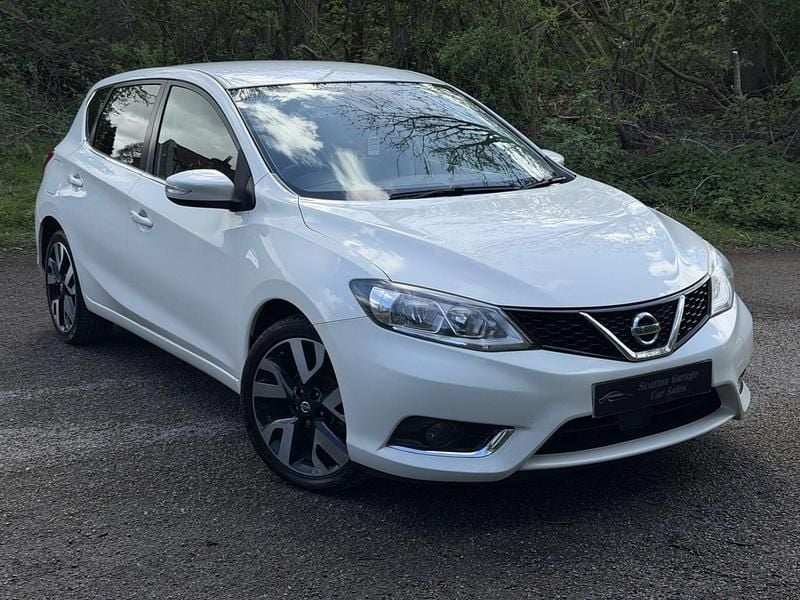 Used Nissan Pulsar N-Connecta 110 HP (80 kW) 2016 White Hatchback