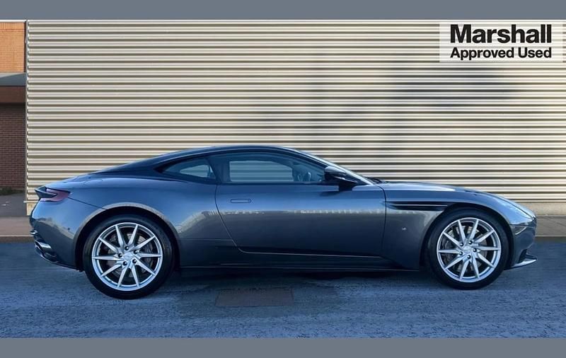 Used Aston Martin DB11 599 HP (440 kW) 2017 Silver Coupe