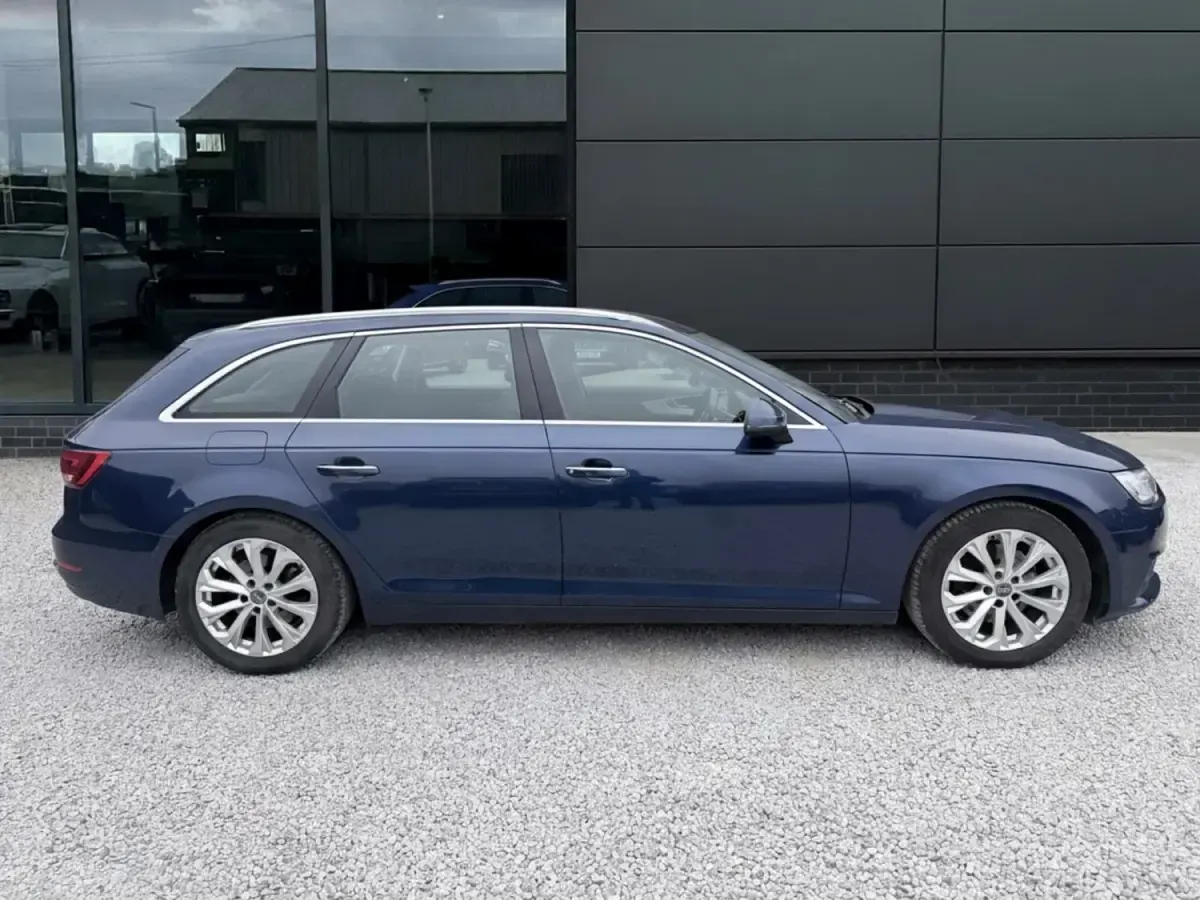 Begagnad Audi A4 Design 2016 Blå Kombi
