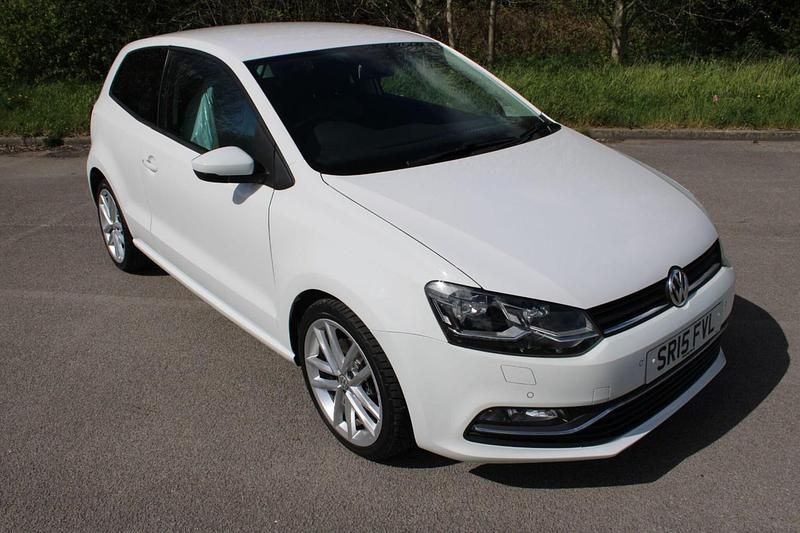 Used VW Polo SEL 110 HP (80 kW) 2015 White Hatchback