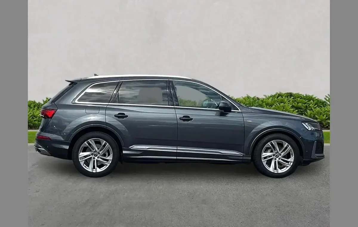 Used Audi Q7 Black Edition 286 HP (210 kW) 2023 Grey SUV
