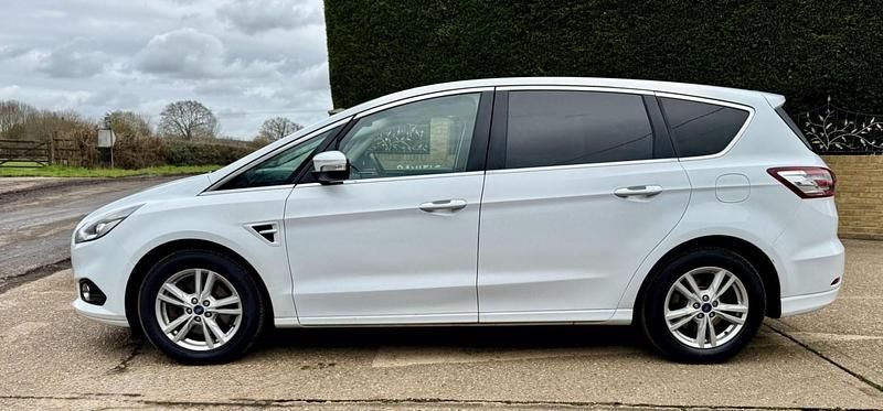 Used Ford S-MAX Titanium 150 HP (110 kW) 2017 White MPV
