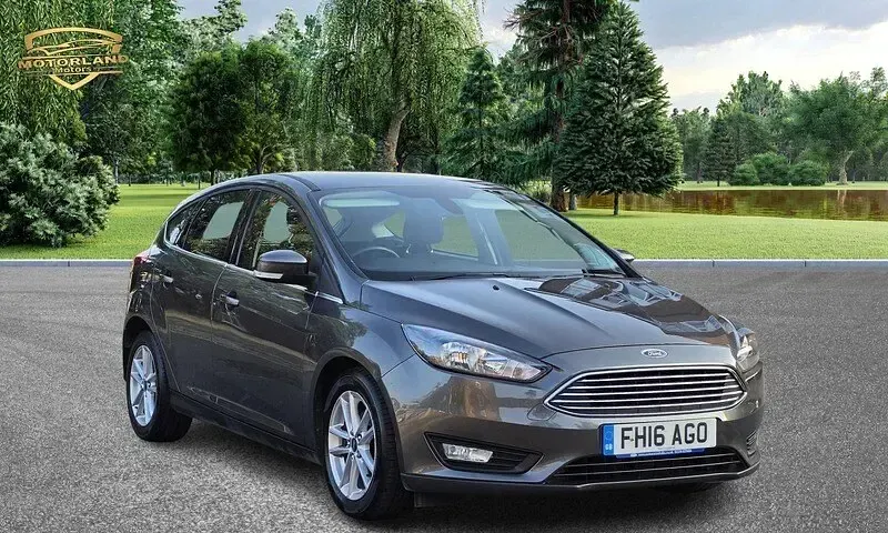 Used Ford Focus Zetec 125 HP (91 kW) 2016 Grey Hatchback