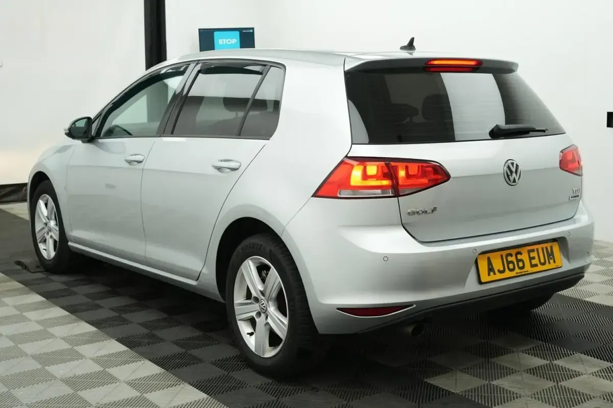 Used VW Golf VII Edition 108 HP (79 kW) 2017 Silver Hatchback