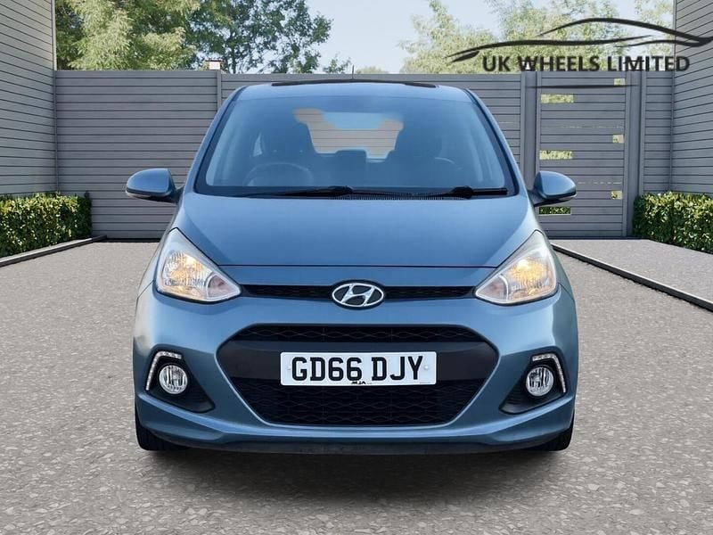 Used Hyundai i10 Premium SE 83 HP (61 kW) 2016 Blue Hatchback