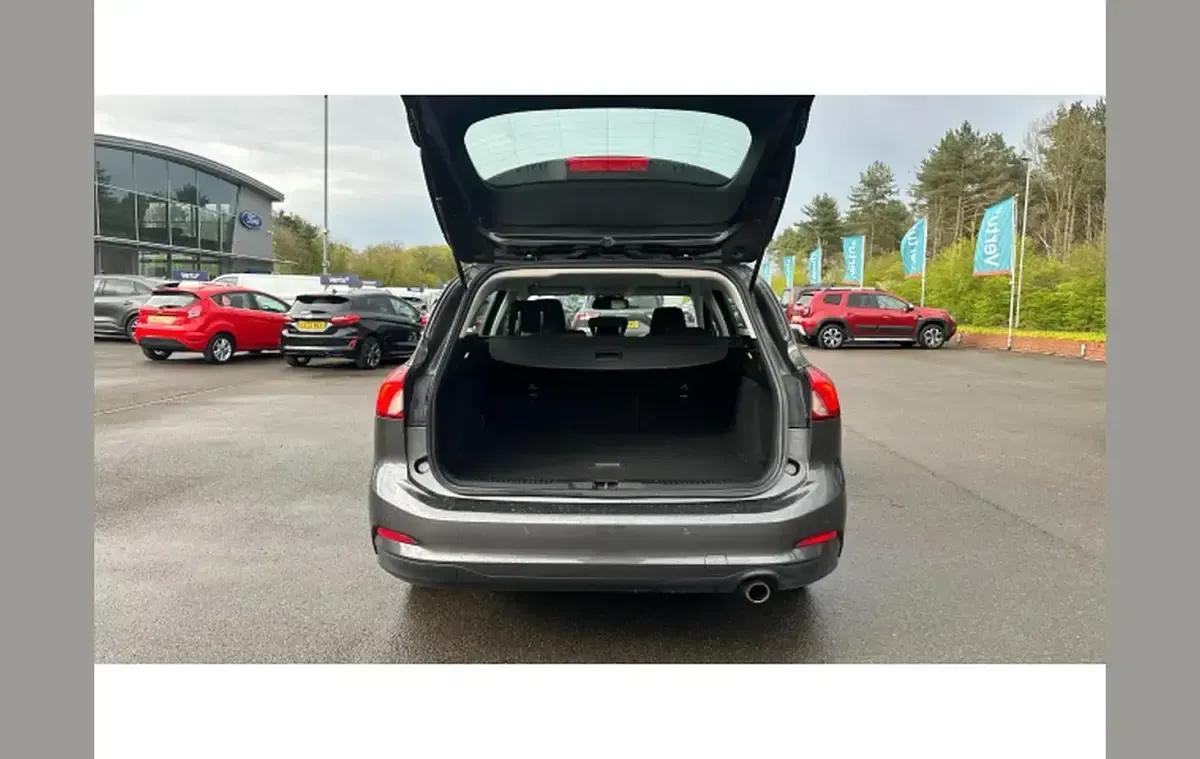 Used Ford Focus Titanium 125 HP (91 kW) 2018 Grey Estate