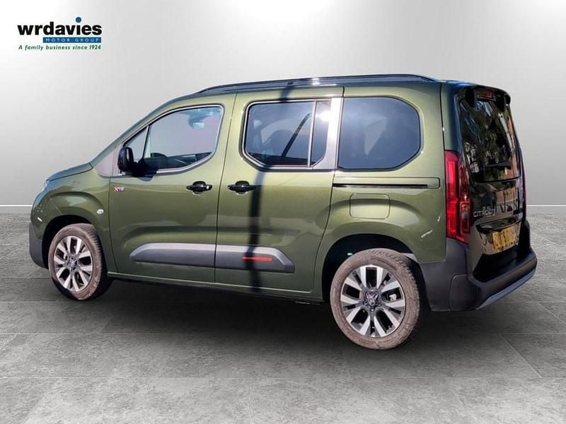 Used Citroën Berlingo 100 kW (136 HP) 2025 Green MPV