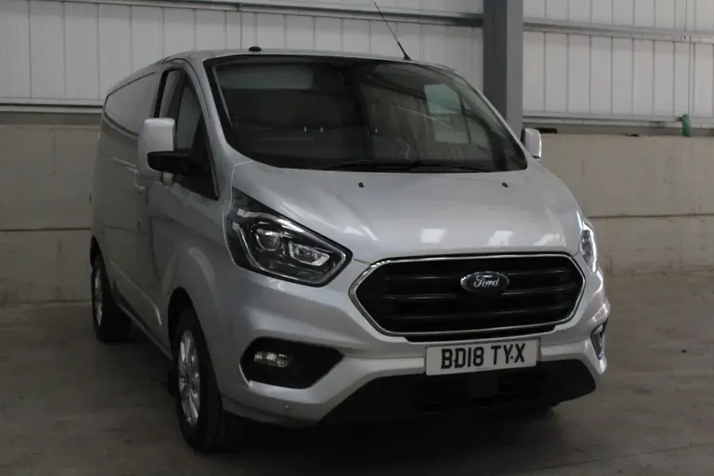 Used Ford Transit Custom Limited 130 HP (95 kW) 2018 Silver Van