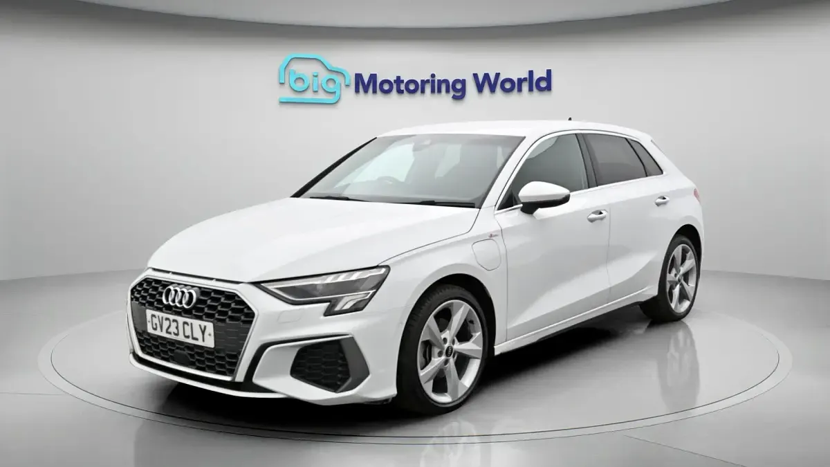 Used Audi A3 Sportback e-tron S-Line 201 HP (147 kW) 2023 White Hatchback