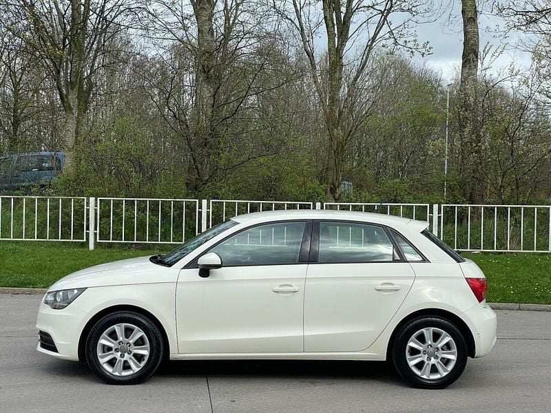 Used Audi A1 Sportback Comfort 116 HP (85 kW) 2015 White Hatchback
