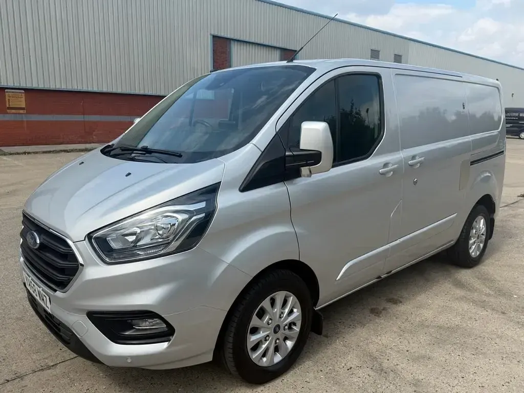 Used Ford Transit Custom Limited 130 HP (95 kW) 2019 Silver Van