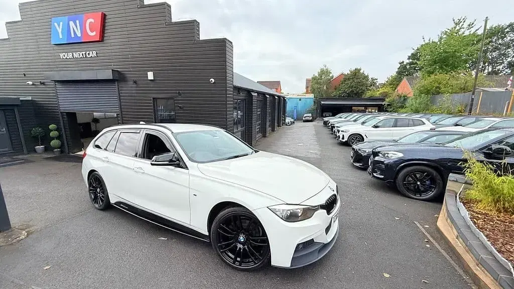 Used BMW 318 M Sport 140 HP (102 kW) 2015 White Estate