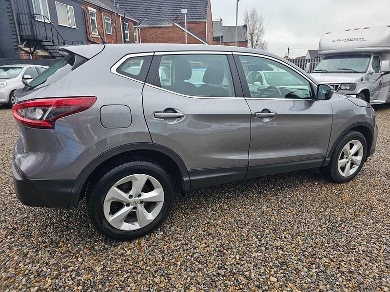 Used Nissan Qashqai Acenta 115 HP (84 kW) 2018 Grey SUV