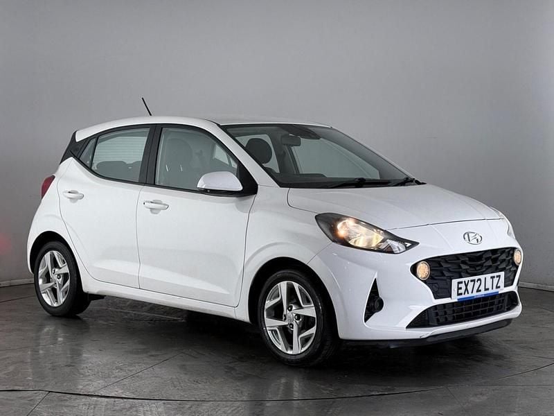 Used Hyundai i10 SE 84 HP (61 kW) 2022 White Hatchback