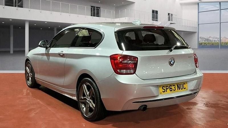Used BMW 118 Sport Line 170 HP (125 kW) 2013 Silver Hatchback