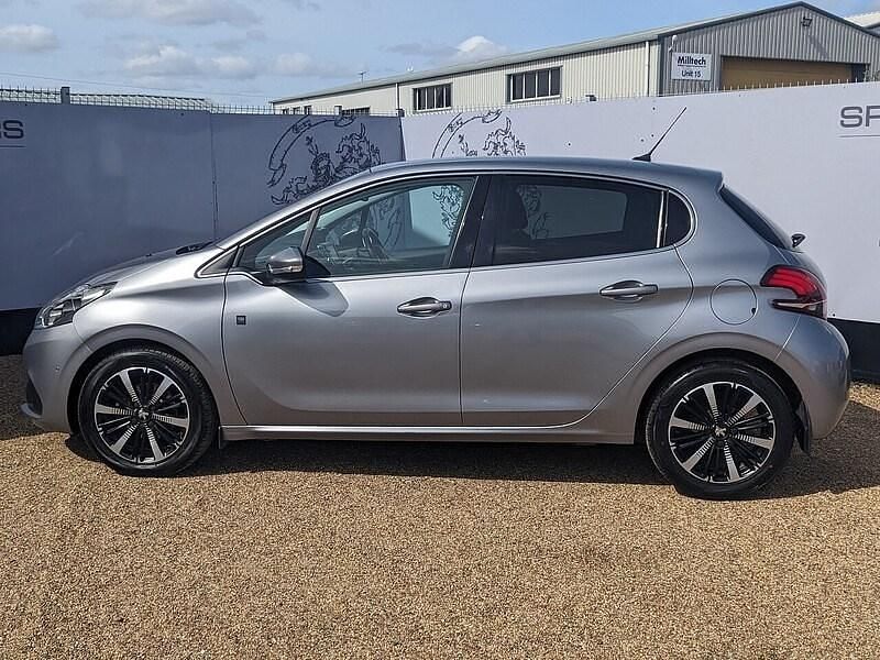 Used Peugeot 208 2019 Grey Hatchback