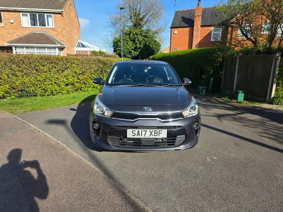 Usado Kia Rio 2017 Cinzento Citadino