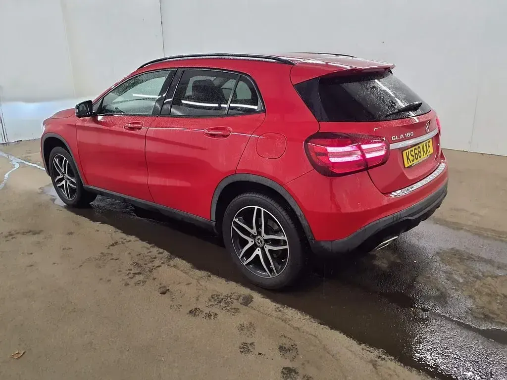 Used Mercedes GLA180 Urban 2018 Red SUV