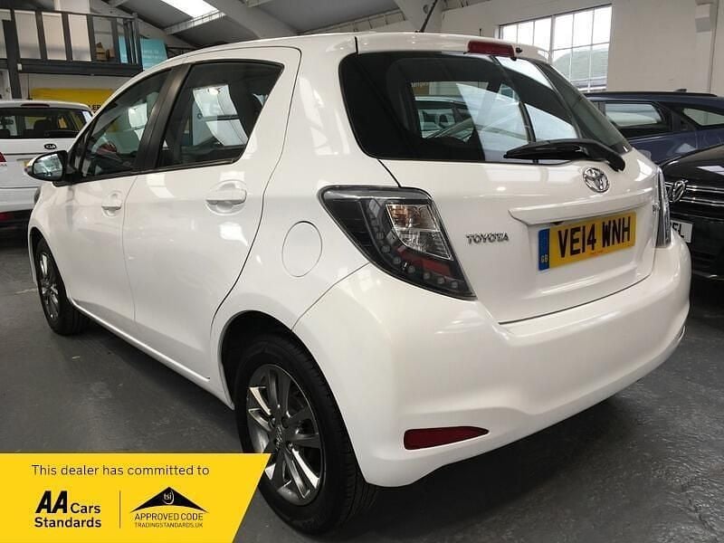 Used Toyota Yaris Plus 69 HP (50 kW) 2014 White Hatchback