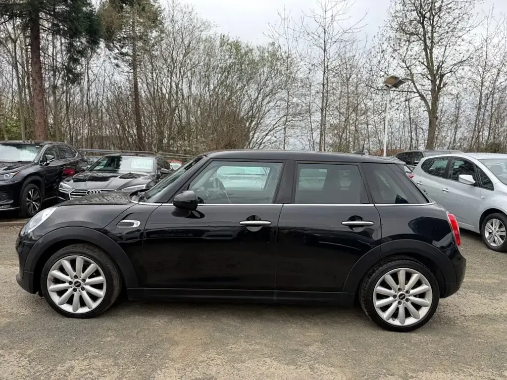 Usado Mini Cooper Hatch 136 HP (100 kW) 2016 Preto Citadino