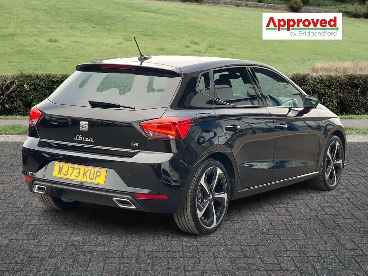 Begagnad Seat Ibiza FR Sport 2023 Svart Halvkombi