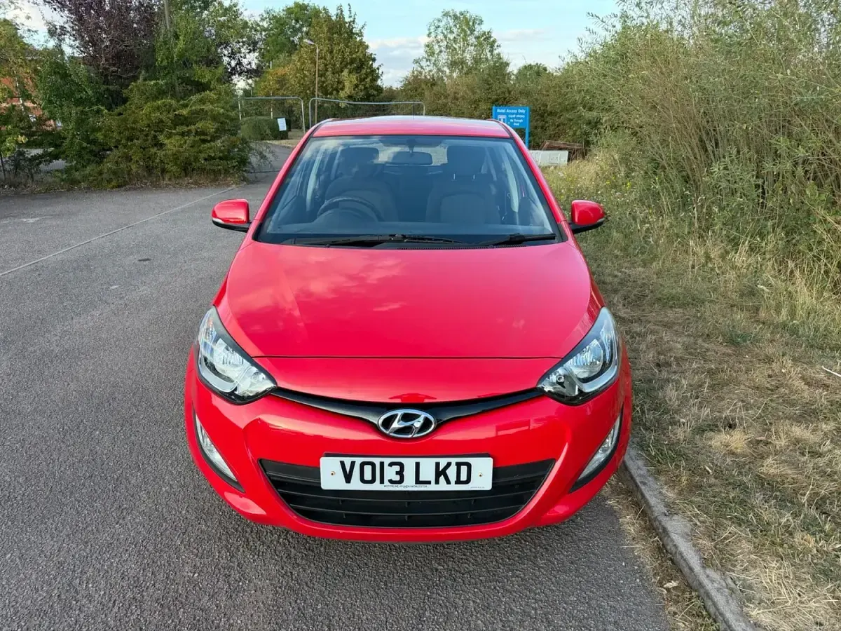 Used Hyundai i20 Active 86 HP (63 kW) 2013 Red Hatchback