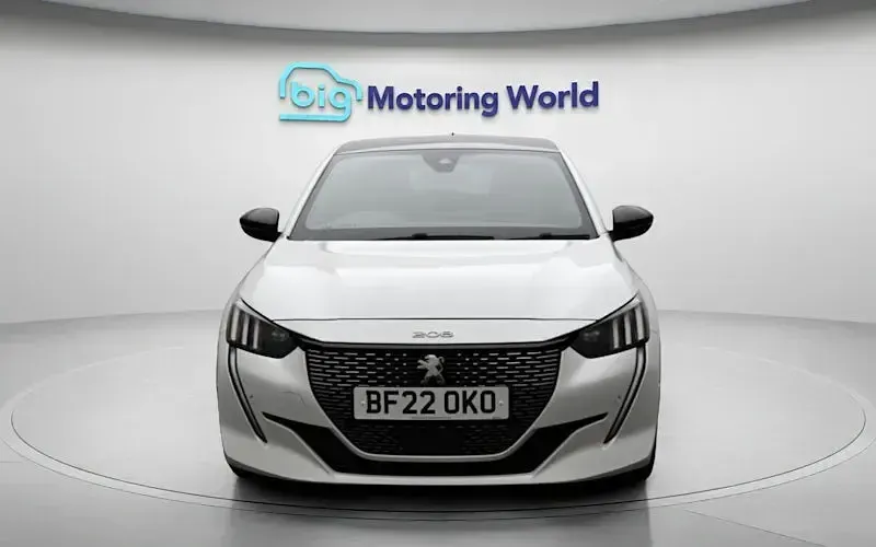 Used Peugeot 208 GT 102 HP (75 kW) 2022 White Hatchback