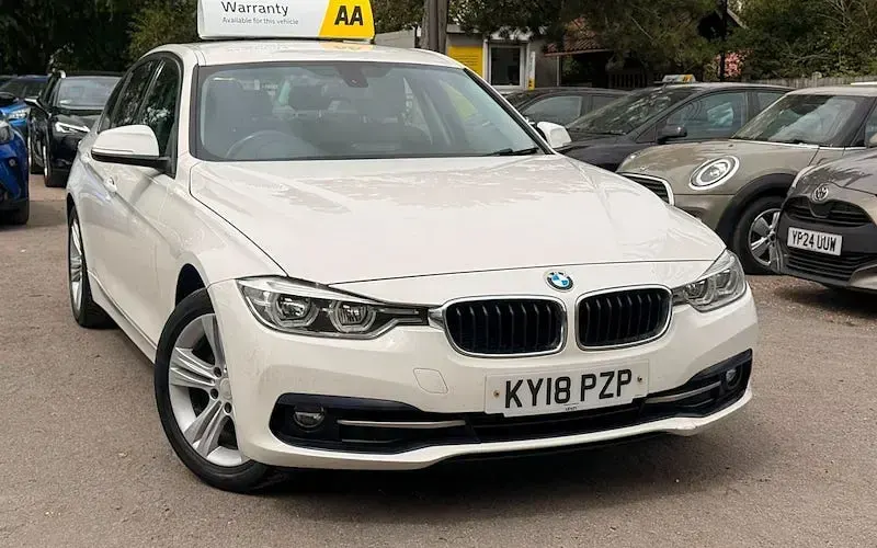 Used BMW 318 Sport Line 136 HP (100 kW) 2018 White Sedan