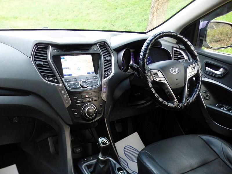 Used Hyundai Santa Fe Premium 194 HP (142 kW) 2015 White SUV