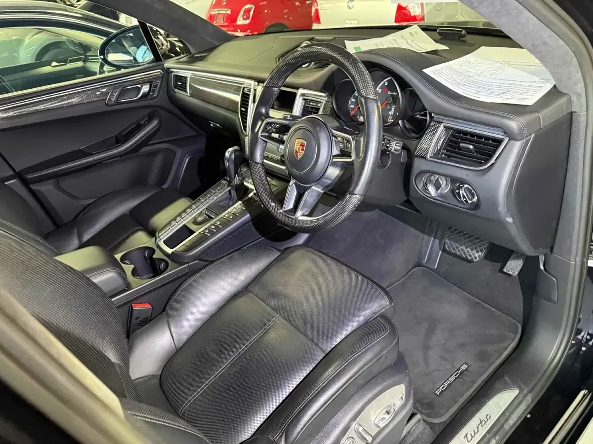 Used Porsche Macan Turbo 400 HP (294 kW) 2015 Black SUV
