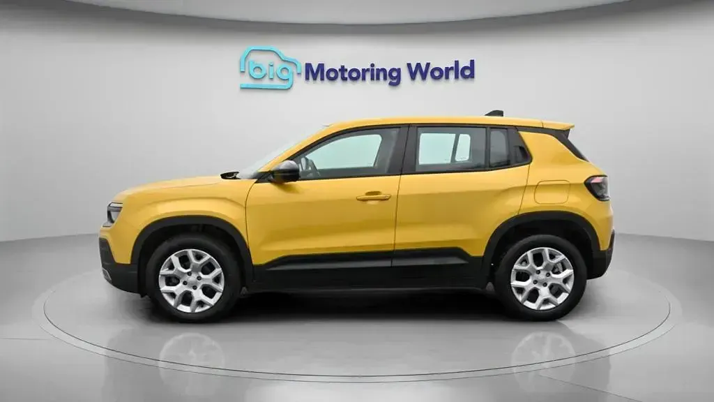 Used Jeep Avenger Altitude 100 HP (73 kW) 2024 Yellow SUV