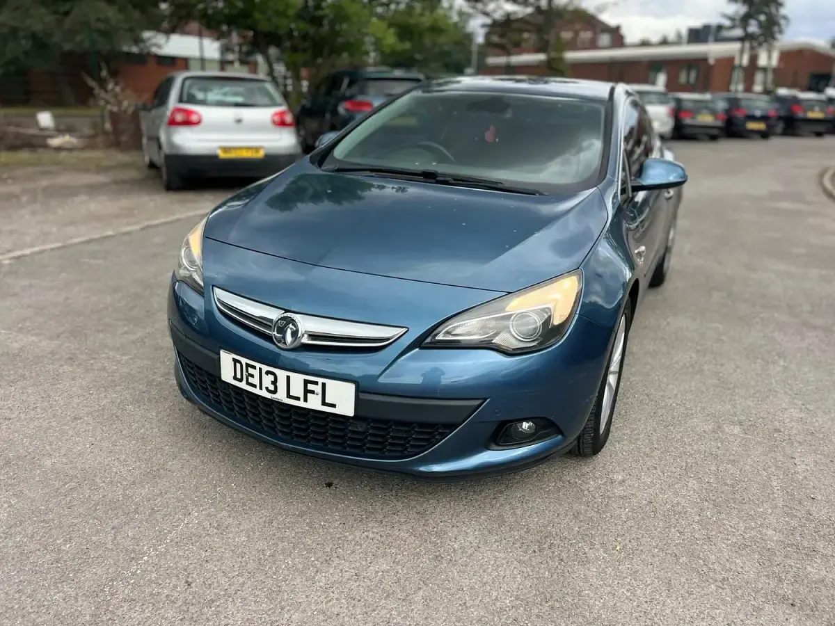 Used Vauxhall Astra GTC SRi 2013 Blue Hatchback