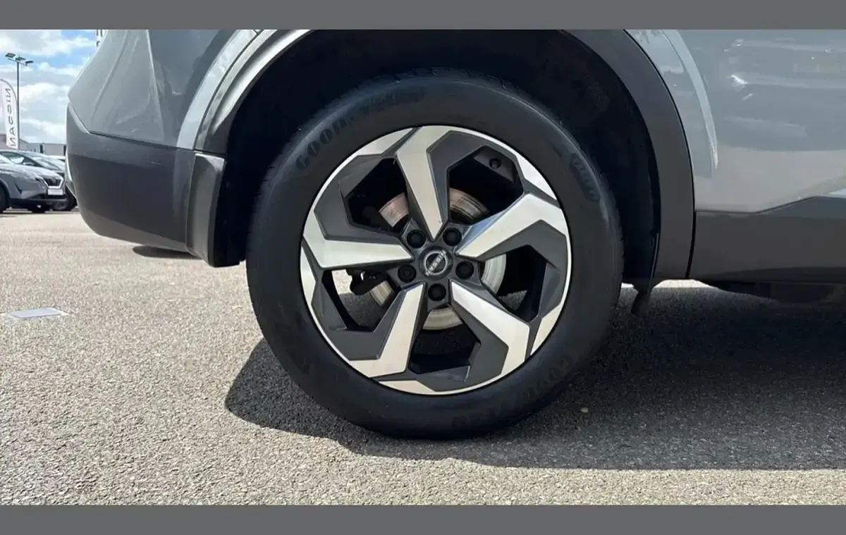 Used Nissan Qashqai N-Connecta 138 HP (101 kW) 2022 Grey SUV