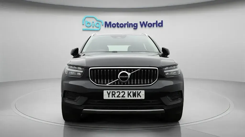 Second-hand Volvo XC40 Core 211 CP (155 kW) 2022 Negru SUV